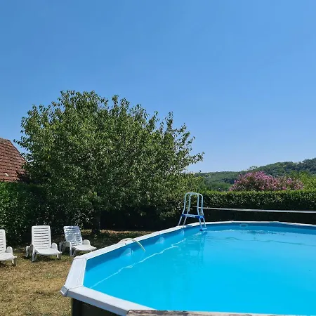 Grand Avec Tennis Et Piscine