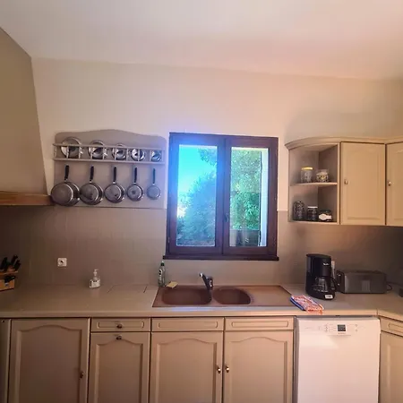 Grand Avec Tennis Et Piscine Semesterbostad *