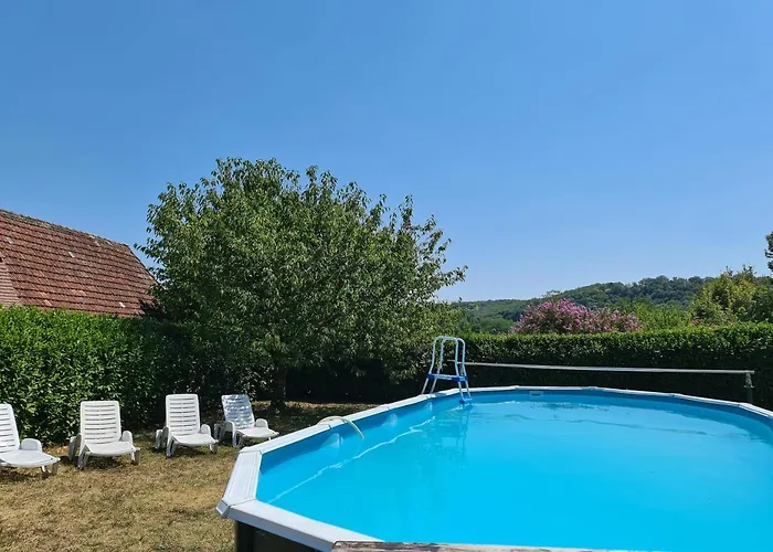 Grand Avec Tennis Et Piscine